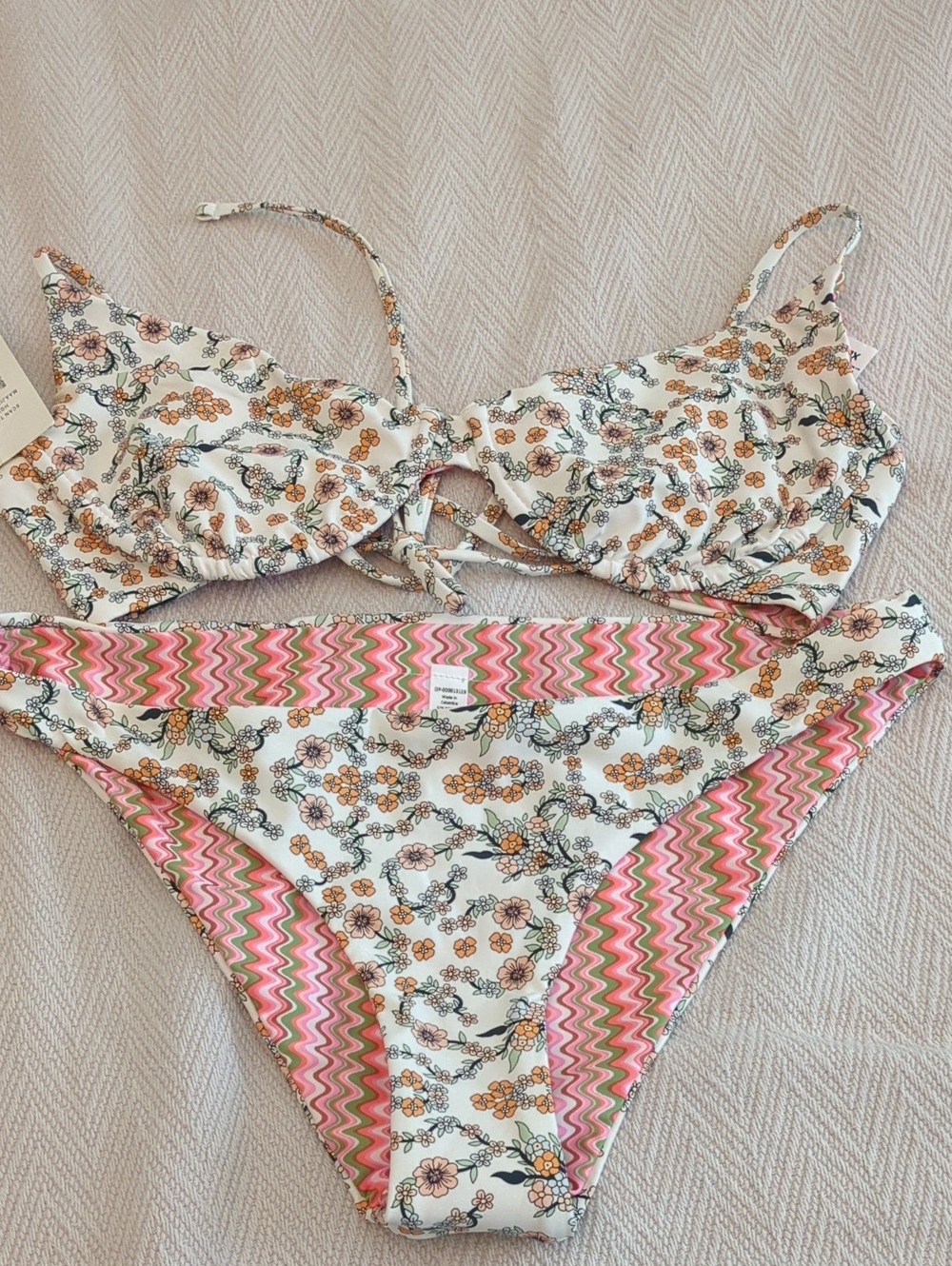 Maaji Reversible Floral Tie-Front Bikini Set in White, Peach & Pink Sz XL Beach